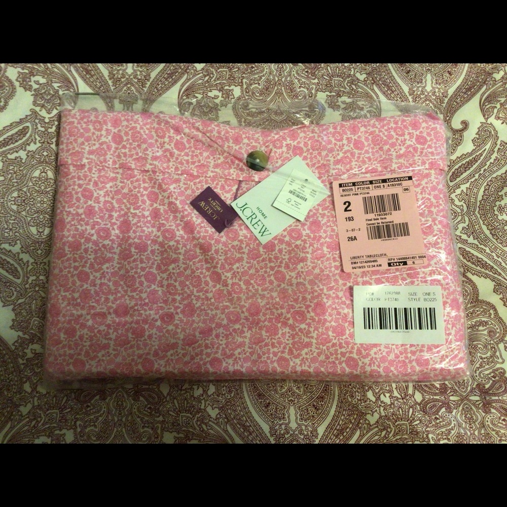 NWT J. Crew Liberty Print Tablecloth - Picture 5 of 6